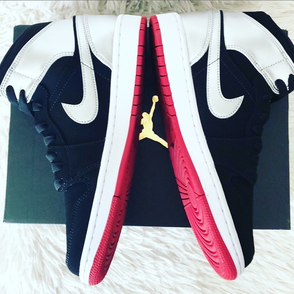 NIKE AIR JORDAN 1 MID SNEAKERS - Picture 3 of 9